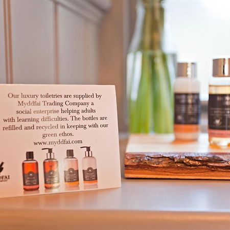 Grove Park Bed & Breakfast Newport  Bagian luar foto