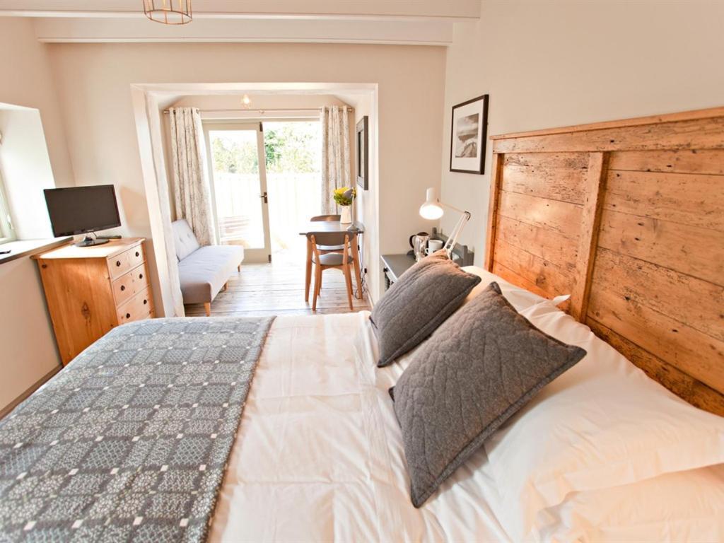 Grove Park Bed & Breakfast Newport  Bagian luar foto